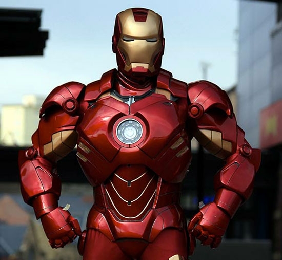 Iron Man by Mark Pearson - Traje de Iron Man, confeccionado con carton y fibra de vidrio (increible)